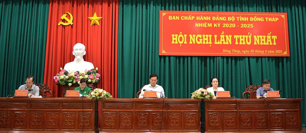 ông Lê Quốc Phong, (Ủy viên Trung ương Đảng, Bí thư Tỉnh ủy Đồng Tháp