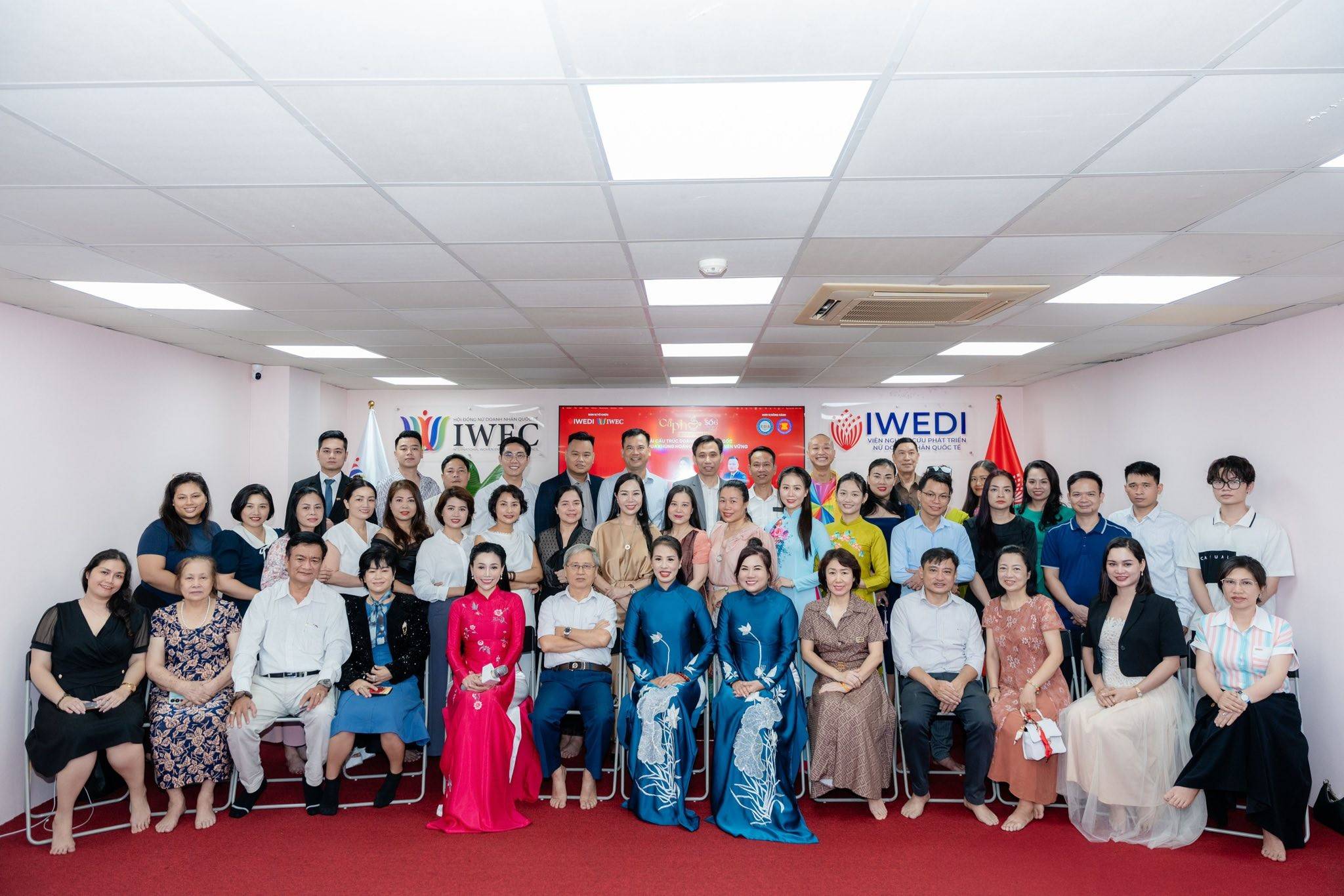 Tái cấu trúc doanh nghiệp từ gốc: Cơ hội bứt phá bền vững cho các nữ lãnh đạo thời đại mới