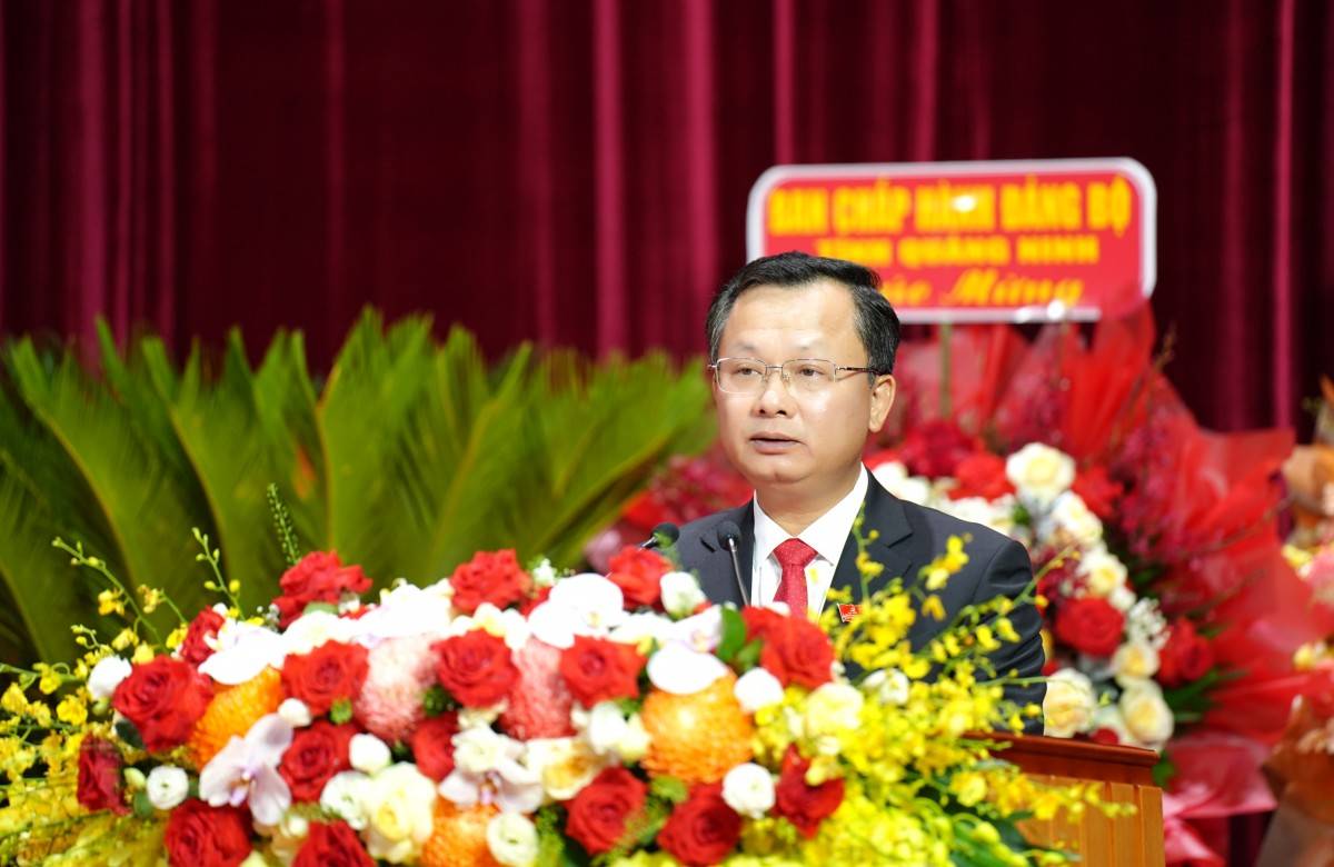 Đồng chí Cao Tường Huy, Bí thư Đảng ủy đặc khu Vân Đồn, phát biểu tại Đại hội.