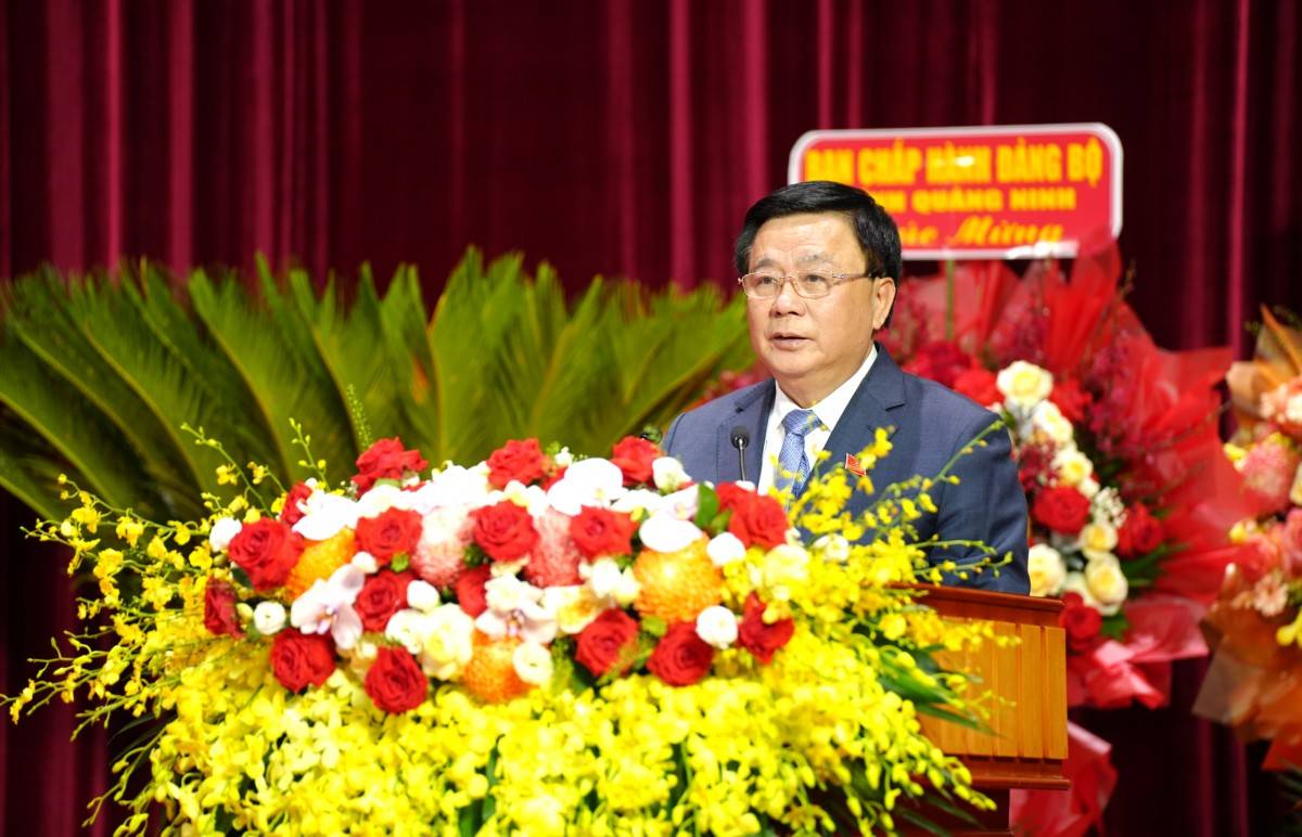 GS.TS Nguyễn Xuân Thắng, Ủy viên Bộ Chính trị, Giám đốc Học viện Chính trị quốc gia Hồ Chí Minh, Chủ tịch Hội đồng Lý luận Trung ương, ĐBQH tỉnh, phát biểu chỉ đạo Đại hộ