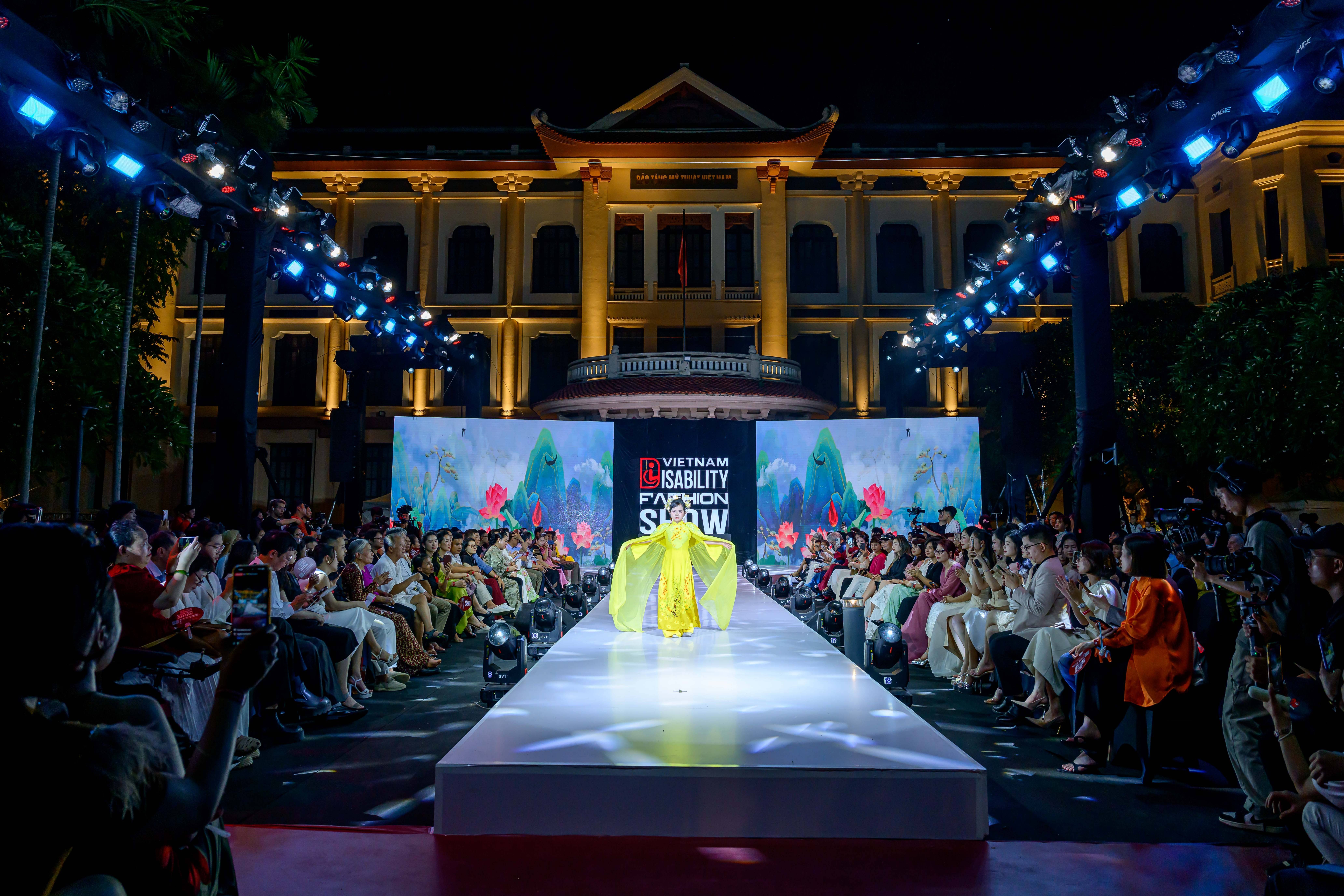 Tỏa sáng khác biệt tại Vietnam Disability Fashion Show 2025