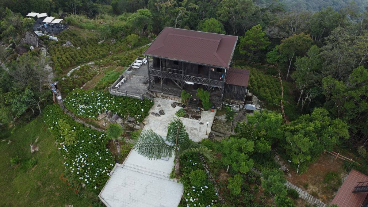 Vượt cheo leo Hòn Bà, thăm nhà bác sĩ Yersin