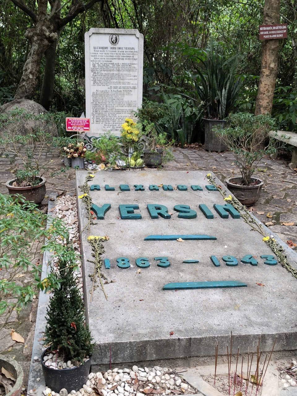 Vượt cheo leo Hòn Bà, thăm nhà bác sĩ Yersin