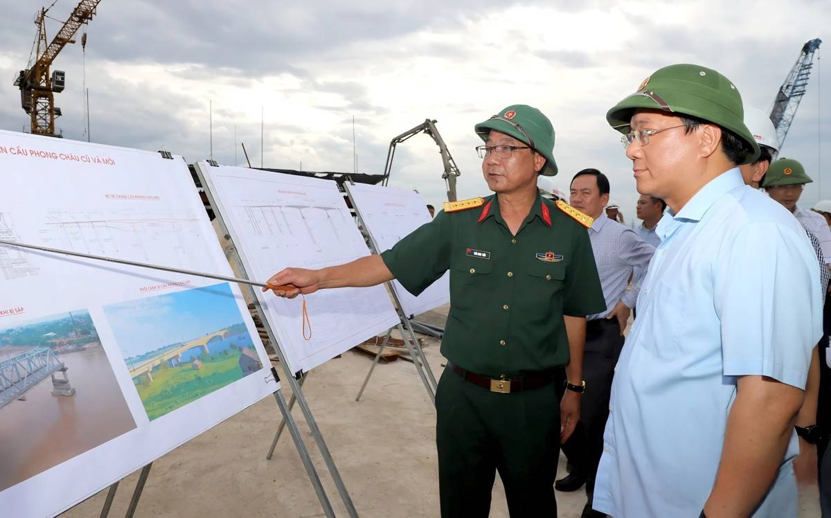 Cầu Phong Châu mới cán mốc 75%, quyết tâm hợp long dịp 2/9