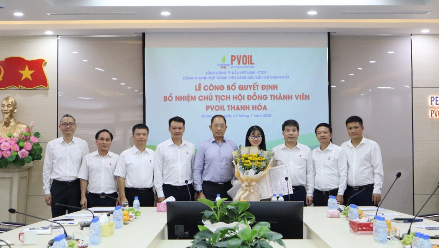 Cùng bán lẻ xăng dầu, tại sao Petrolimex vượt trội hơn PVOIL về biên lợi nhuận gộp?