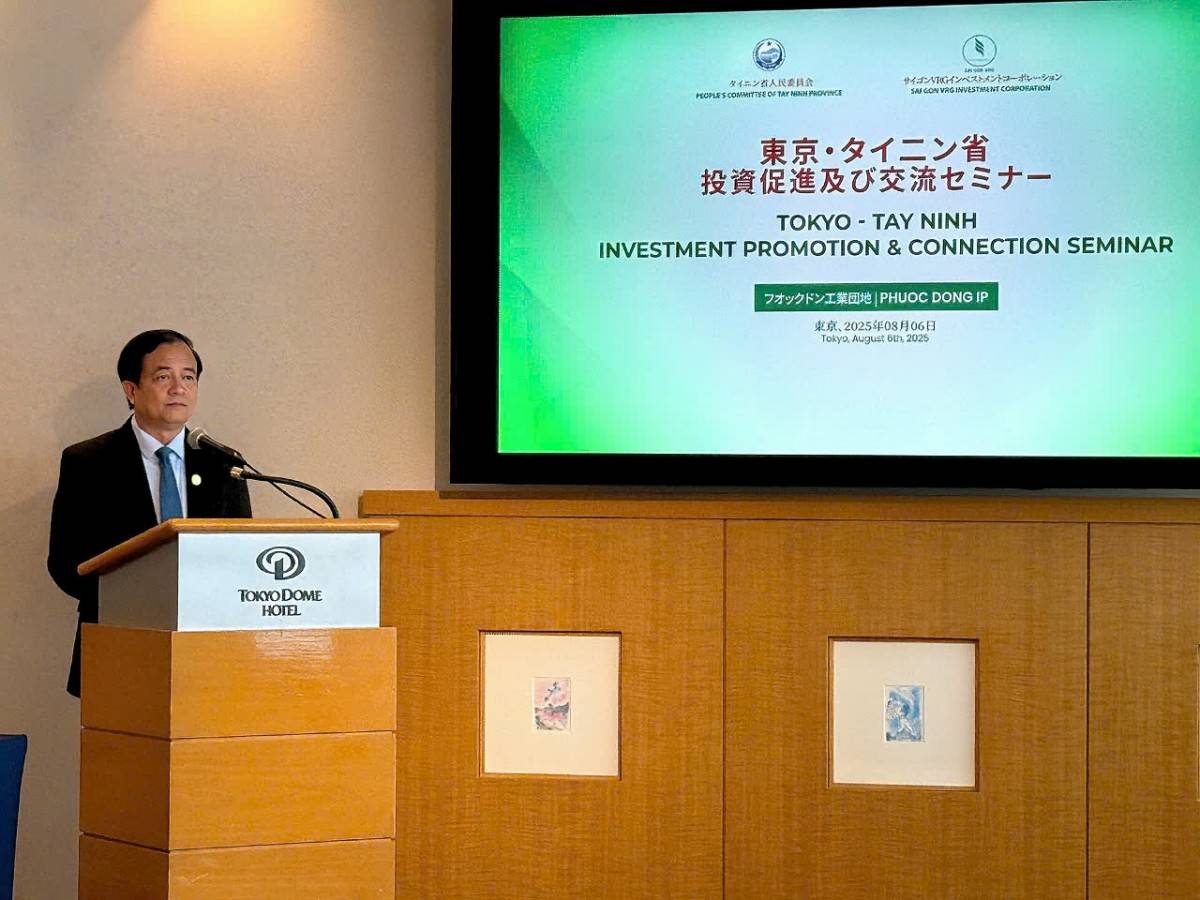 Phó Chủ tịch UBND tỉnh Tây Ninh Nguyễn Hồng Thanh phát biểu tại Hội nghị