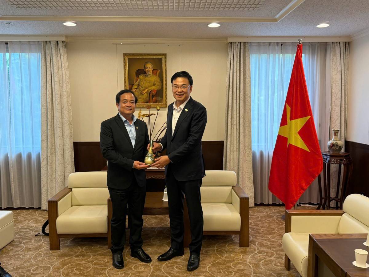 Lãnh đạo UBND tỉnh Tây Ninh chào xã giao Đại sứ Việt Nam tại Nhật Bản