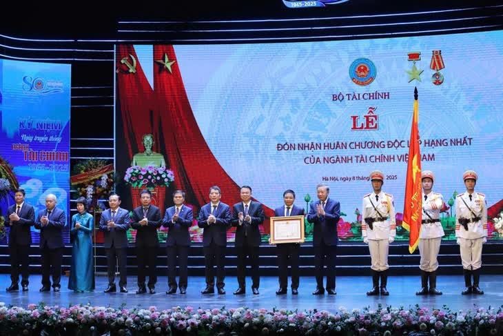 Tổng Bí thư Tô Lâm: “Tăng thu, tiết kiệm chi” để tạo đột phá