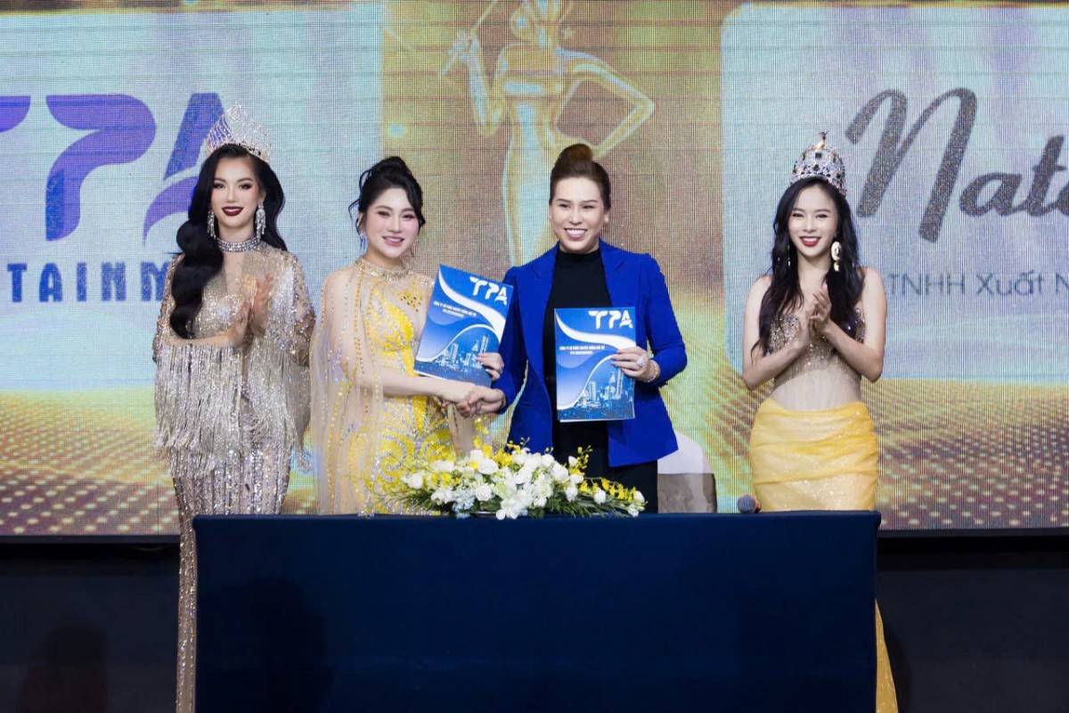 Ký kết từ các Nhà tài trợ.