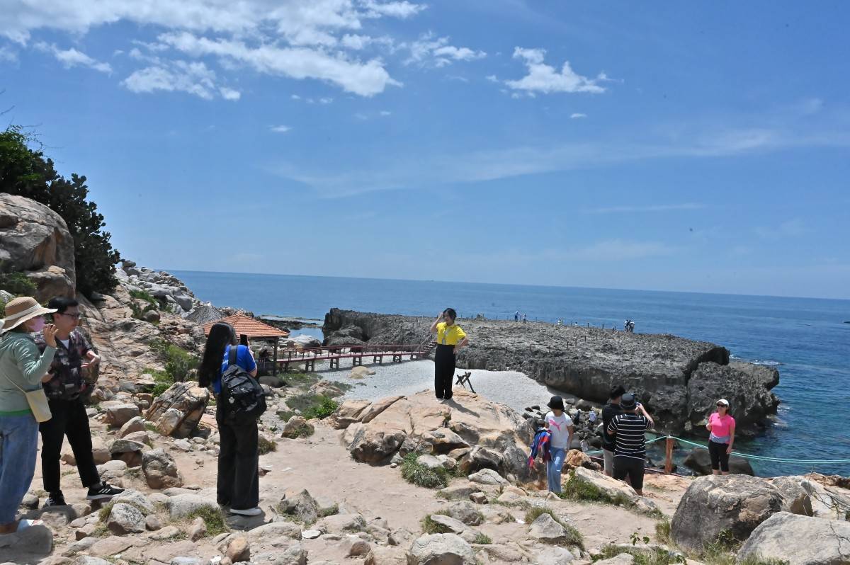 Khánh Hòa: Thu hút gần 450.000 lượt khách quốc tế; tổng thu từ du lịch 42.380 tỷ đồng