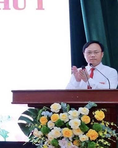 Đồng chí Nguyễn Ngọc Lam Bí thư Đảng ủy xã Vĩnh Thịnh phát biểu tại đại hội