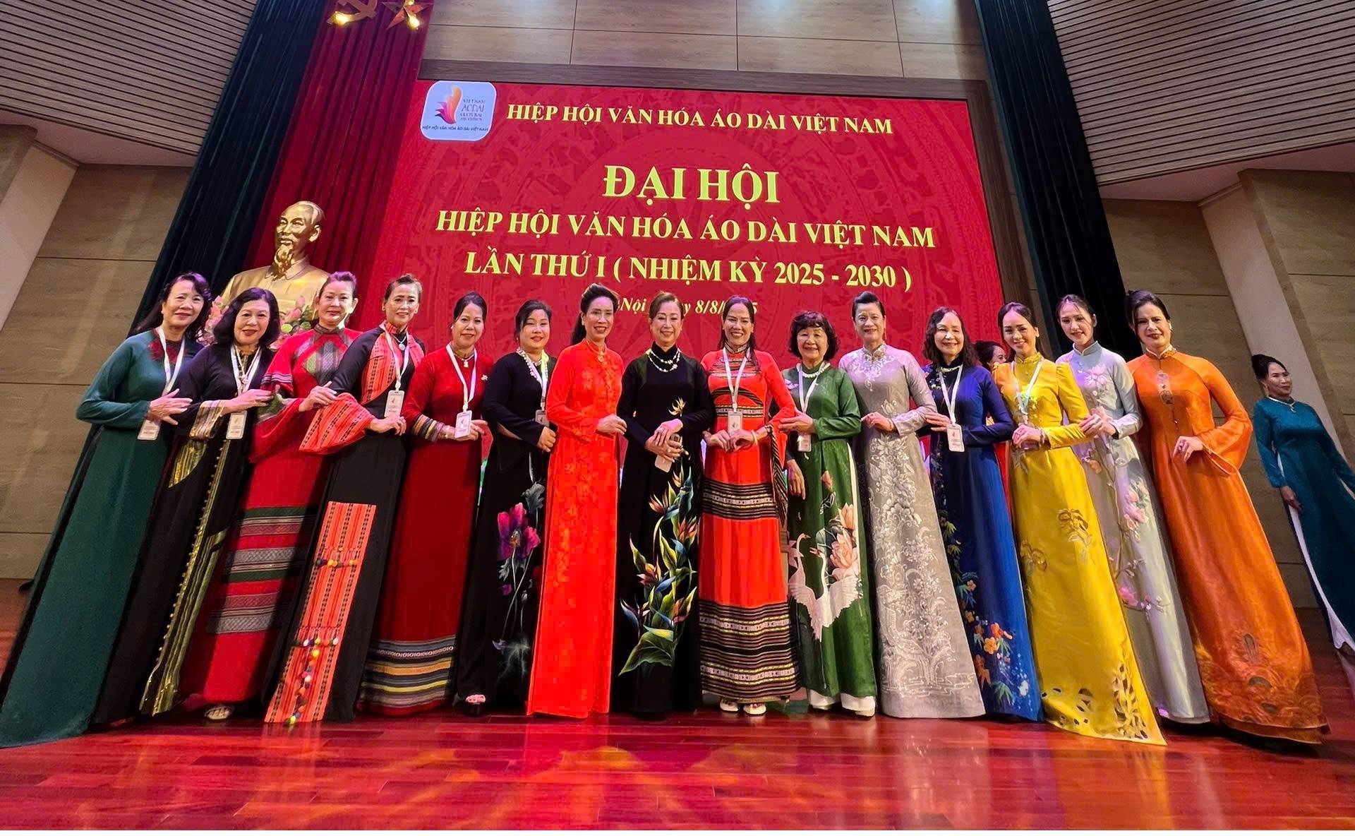 Bà Đặng Thị Minh Anh – Nữ doanh nhân gắn kết di sản áo dài với hội nhập