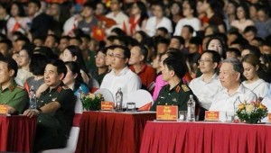Tổng Bí thư Tô Lâm dự chương trình “Dưới cờ vinh quang”