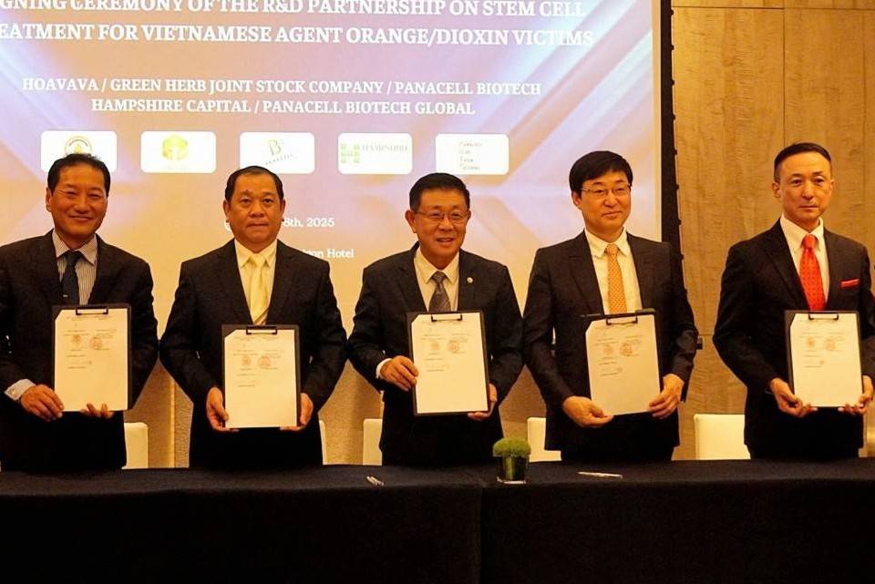 Thêm hy vọng cho nạn nhân chất độc da cam từ dự án nghiên cứu thuốc điều trị bằng công nghệ tế bào gốc
