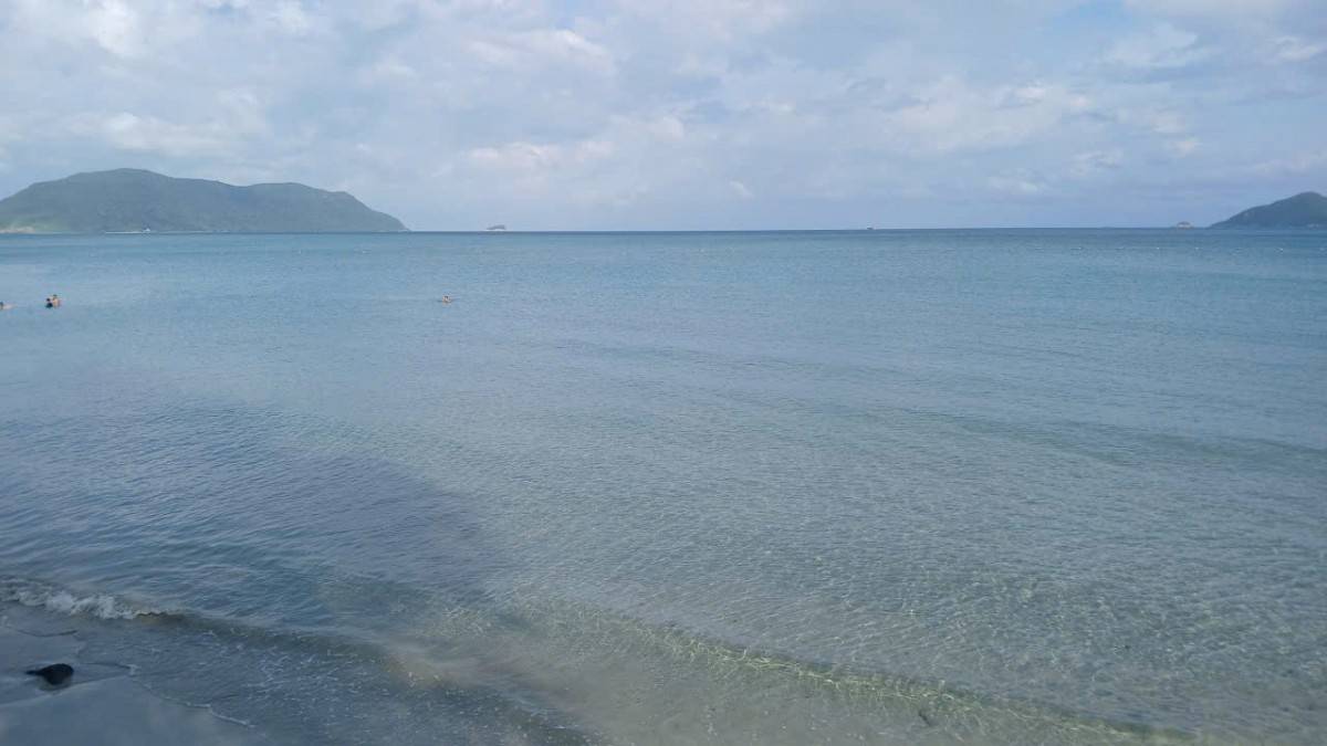 với vẻ đẹp hoang sơ của khoảng 20.000 ha biển đảo và rừng nguyên sinh trù phú, Côn Đảo còn được cho là thiên đường du lịch, khám phá và nghỉ dưỡng yêu thích của rất nhiều du khách