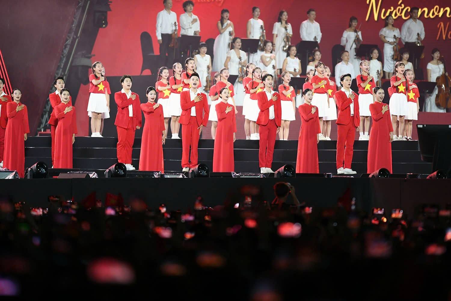 “Tổ quốc trong tim” - Bản hòa ca của lòng yêu nước