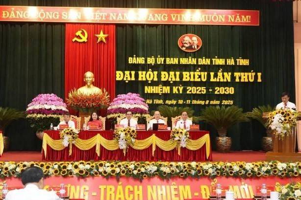 Hà Tĩnh: Xây dựng chính quyền “chuyên nghiệp, hiện đại, gần dân, sát dân”