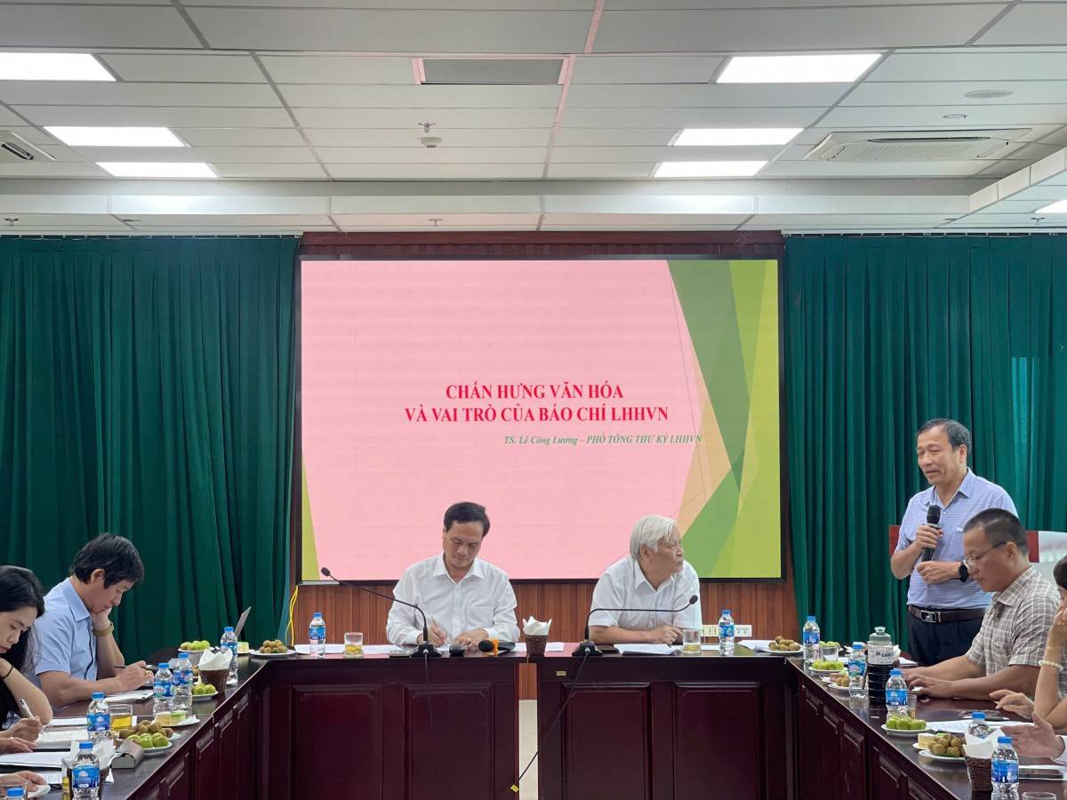 Phát huy vai trò của báo chí trong công cuộc chấn hưng văn hóa Phát huy vai trò của báo chí trong công cuộc chấn hưng văn hóa