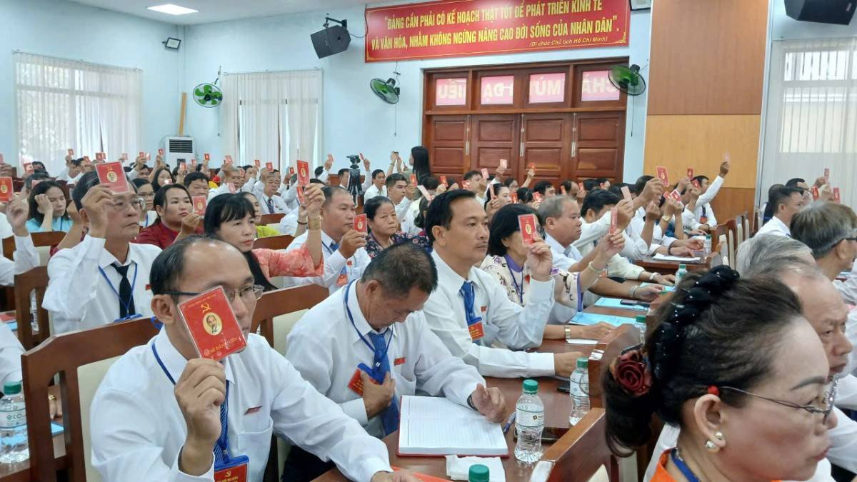 Tại đại hội, các đại biểu đã nhất trí cao, biểu quyết thông qua các văn kiện Nghị quyết nhiệm kỳ 2025–2030 mà Đảng bộ xã Bà Điểm 