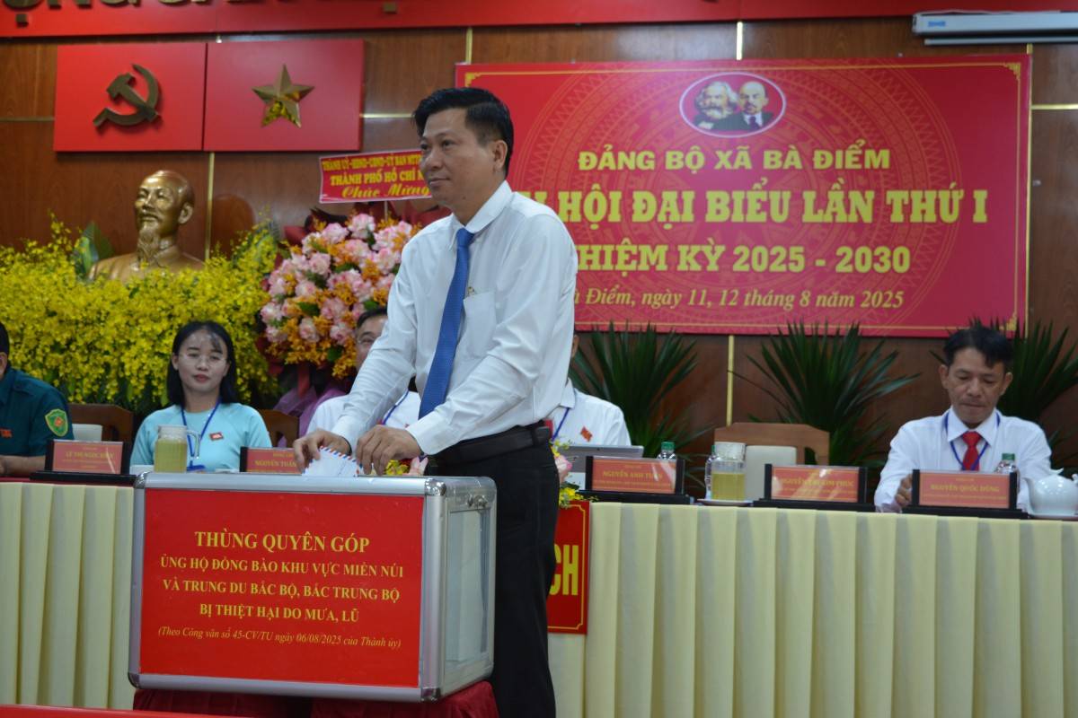 Ông Trần Văn Tuấn – Uỷ viên Ban thường vụ Thành uỷ, Phó Chủ tịch HĐND TP.Hồ Chí Minh 