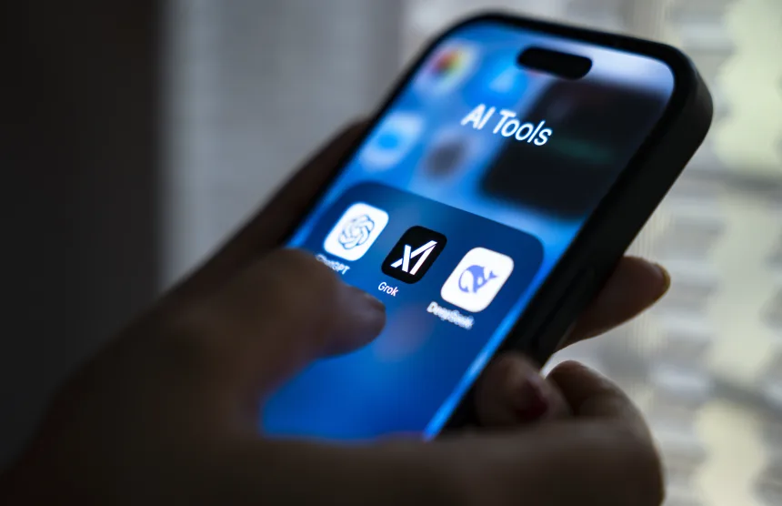 Tỷ phú Elon Musk dọa kiện Apple vì “ưu ái” ChatGPT trên App Store