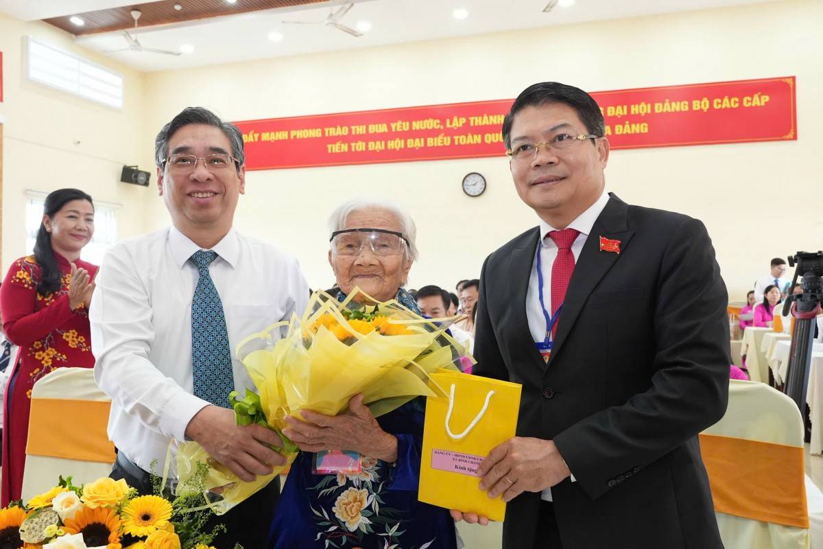 Phó Bí thư Thành ủy, Chủ tịch Ủy ban MTTQ Việt Nam TP.Hồ Chí Minh- Nguyễn Phước Lộc 