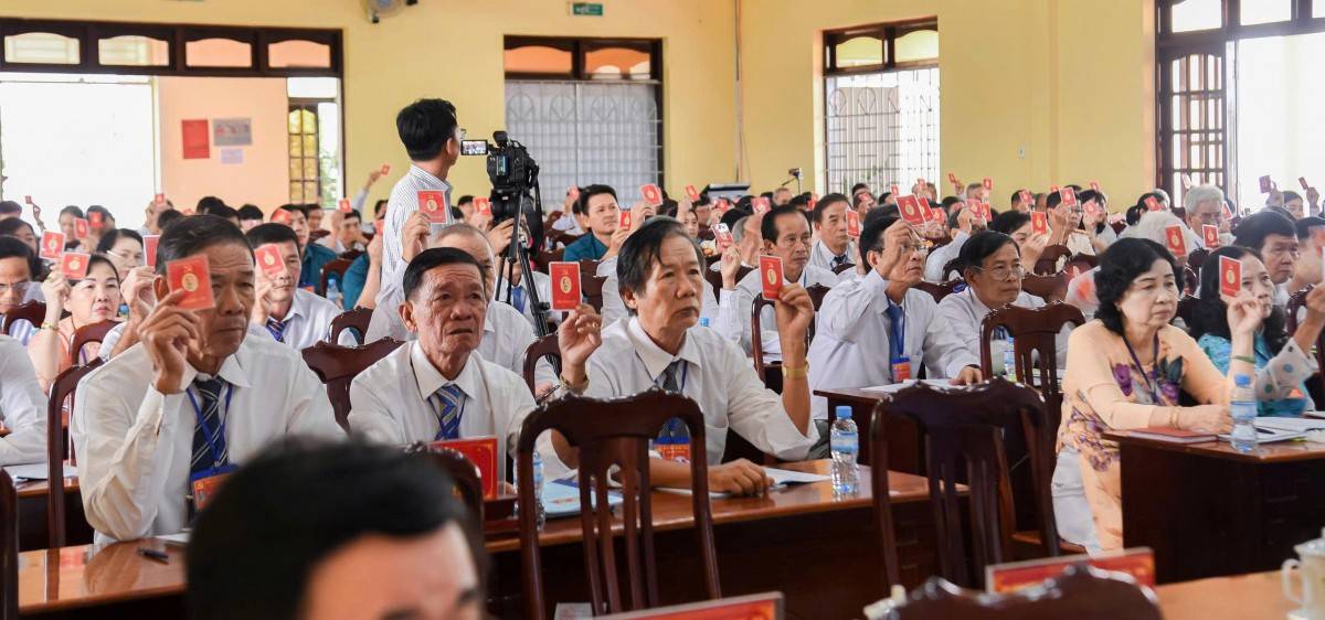 ới khẩu hiệu hành động “Đoàn kết – Kỷ cương – Sáng tạo – Hội nhập” làm cơ sở để xây dựng xã Tân Trụ trở thành xã Nông thôn mới kiễu mẫu tiến tới xây dựng xã Tân Trụ thành Phường Tân Trụ.