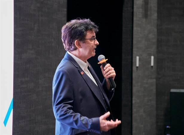 Tiến sĩ Paul D.J. Moody – Trưởng Khoa Truyền thông và Sáng tạo 