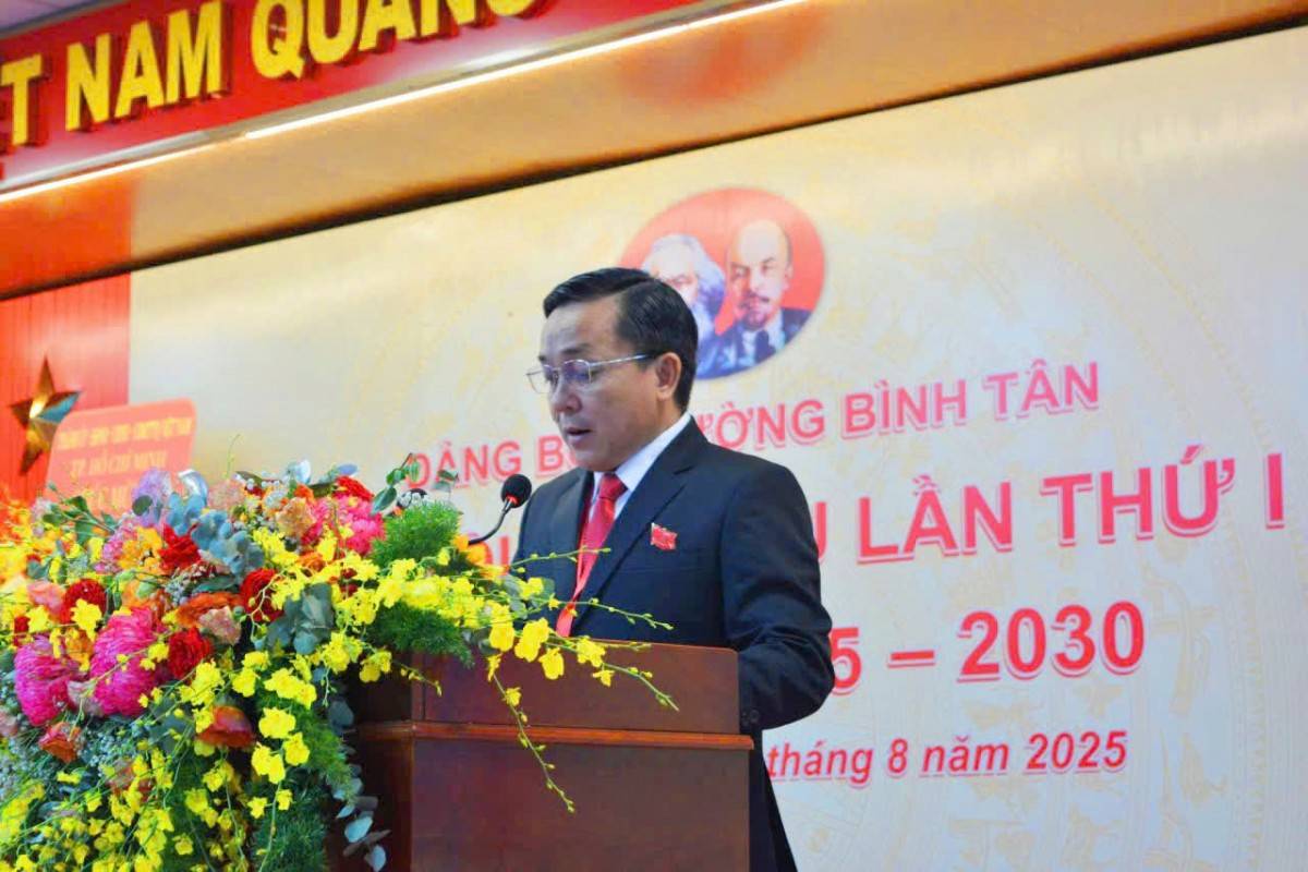 ông Nguyễn Văn Sử cùng làm Phó bí thư Đảng ủy phường Bình Tân