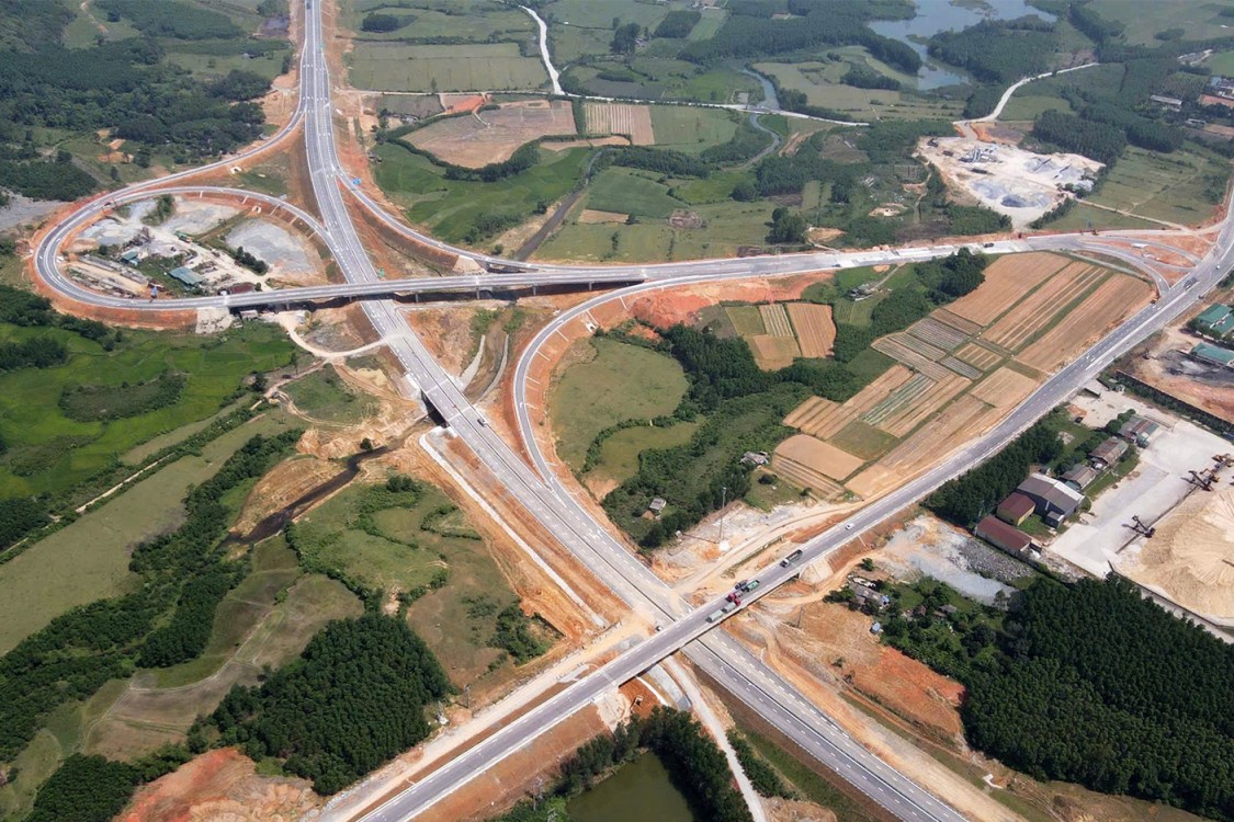 Hà Tĩnh kiến nghị xử lý điểm nghẽn để triển khai dự án đường sắt tốc độ cao Bắc – Nam
