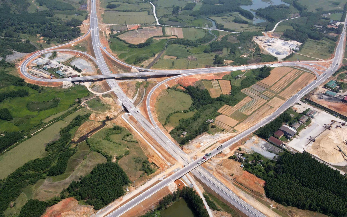 Hà Tĩnh kiến nghị xử lý điểm nghẽn để triển khai dự án đường sắt tốc độ cao Bắc – Nam