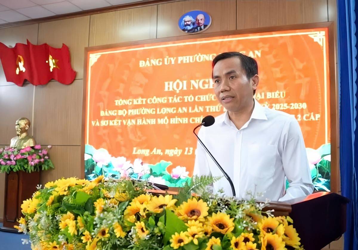 Ông Lê Công Đỉnh – Ủy viên Ban Thường vụ Tỉnh ủy, Bí thư Đảng ủy, Chủ tịch HĐND phường  Ông Lê Công Đỉnh – Ủy viên Ban Thường vụ Tỉnh ủy, Bí thư Đảng ủy, Chủ tịch HĐND phường