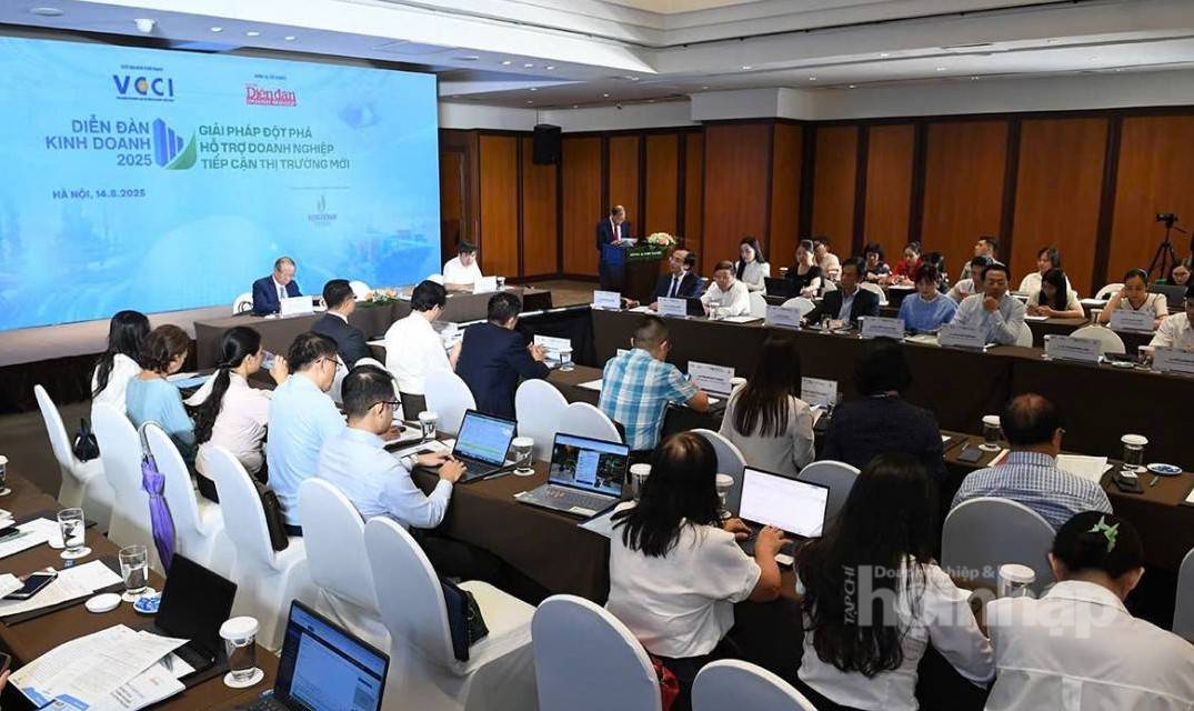 Cán đích tăng trưởng GDP trên 8%: Gỡ nút thắt để giữ đà bứt tốc
