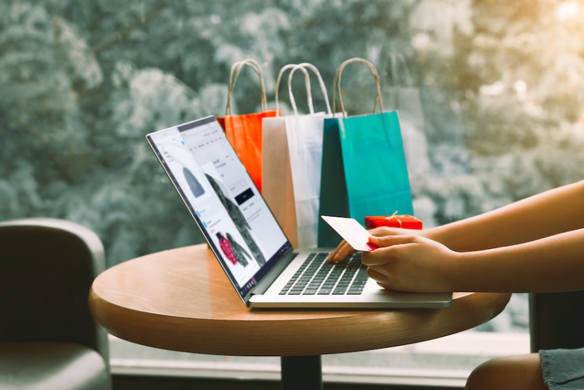 Gen Z tạo xu hướng tiêu dùng mới; động lực tăng trưởng của thương mại điện tử