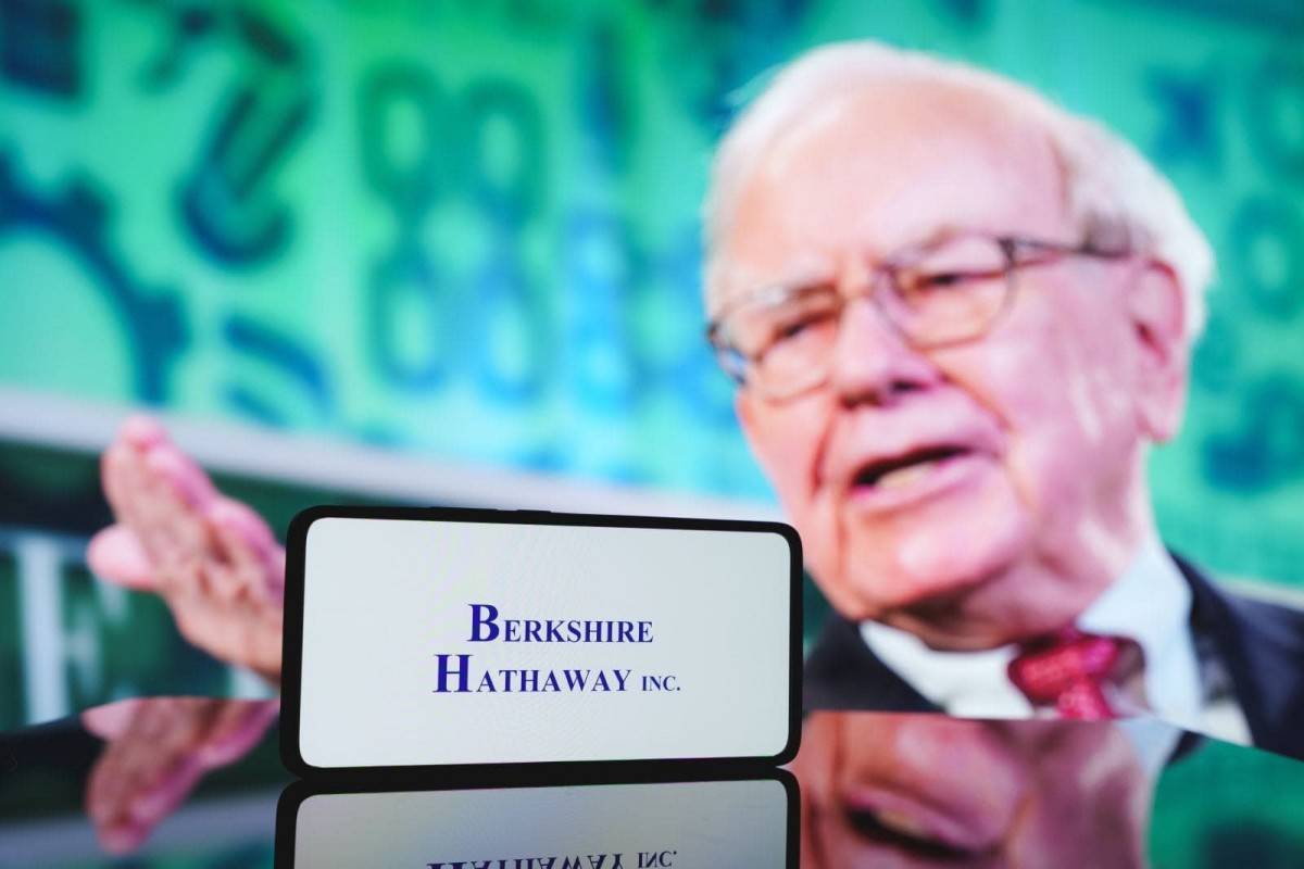 Berkshire Hathaway tiếp tục bán cổ phiếu Apple trong quý II/2025