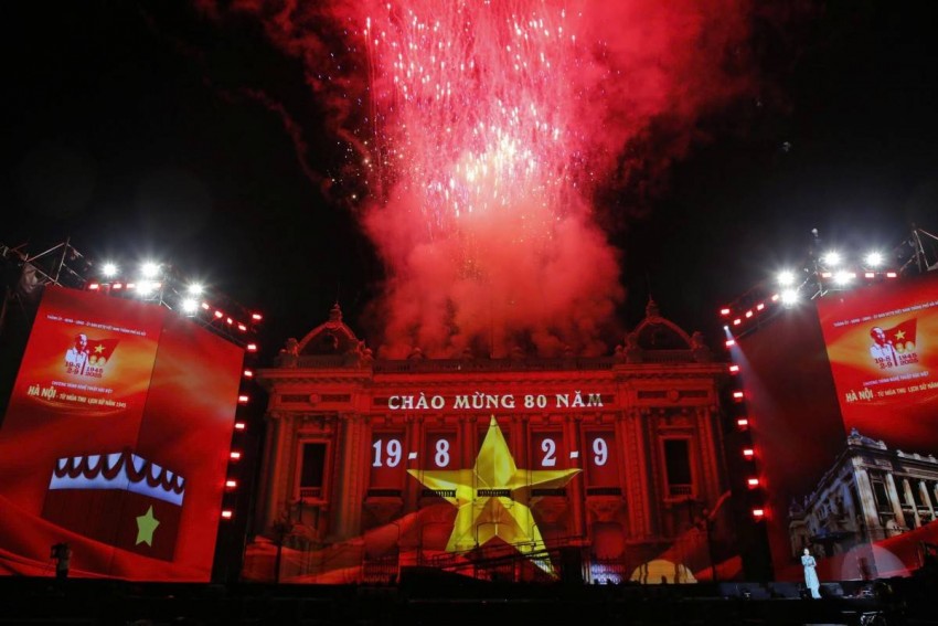 Hào khí mùa thu âm vang từ Quảng trường lịch sử