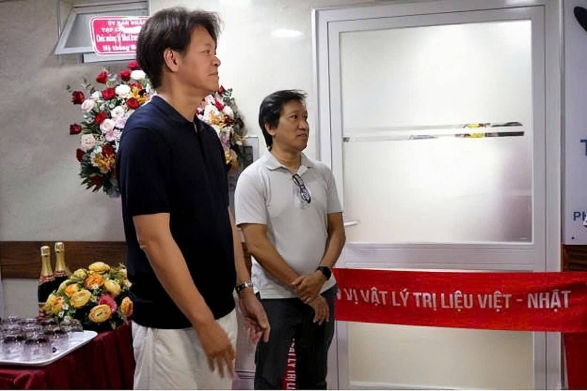 TS.BS Nobuhito Nagata – Chủ tịch Tập đoàn Yushokai – phát biểu tại buổi lễ 