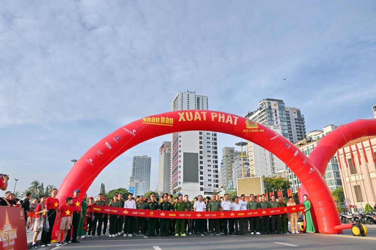 Khánh Hòa cùng “1 tỷ bước chân tiến vào kỷ nguyên mới”