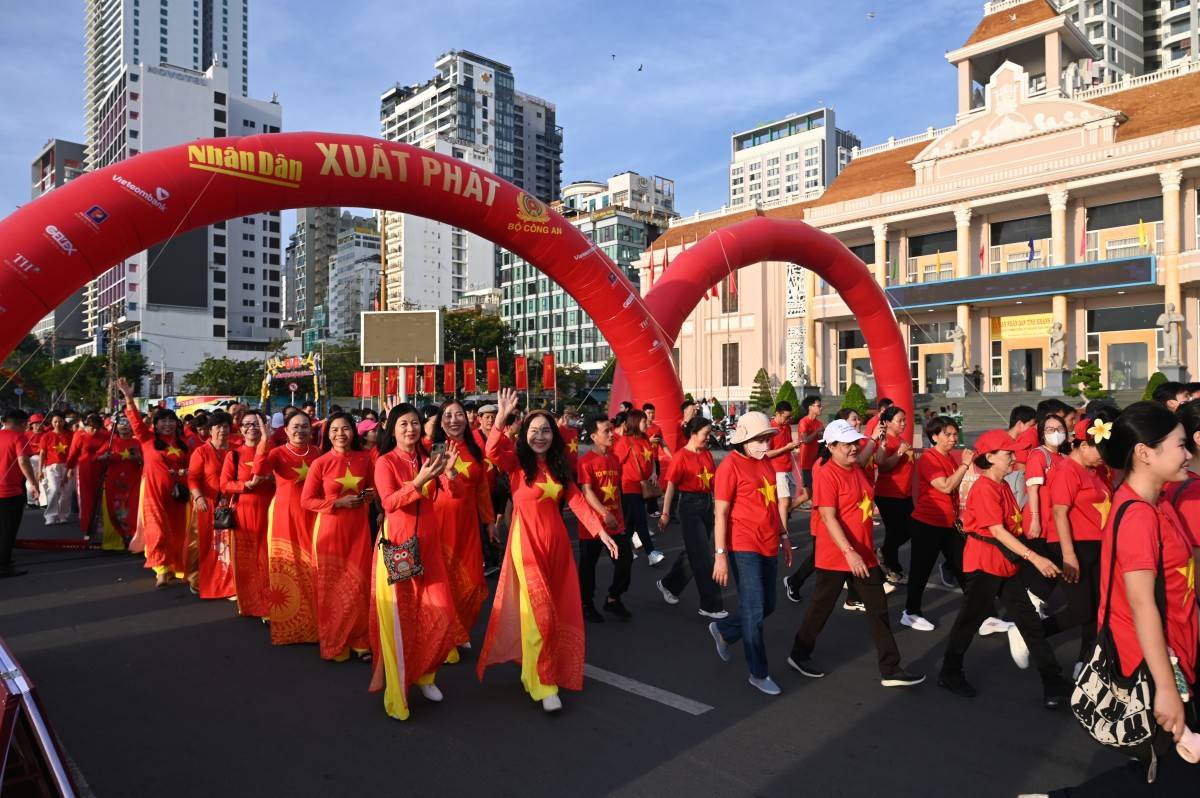 Khánh Hòa cùng “1 tỷ bước chân tiến vào kỷ nguyên mới”