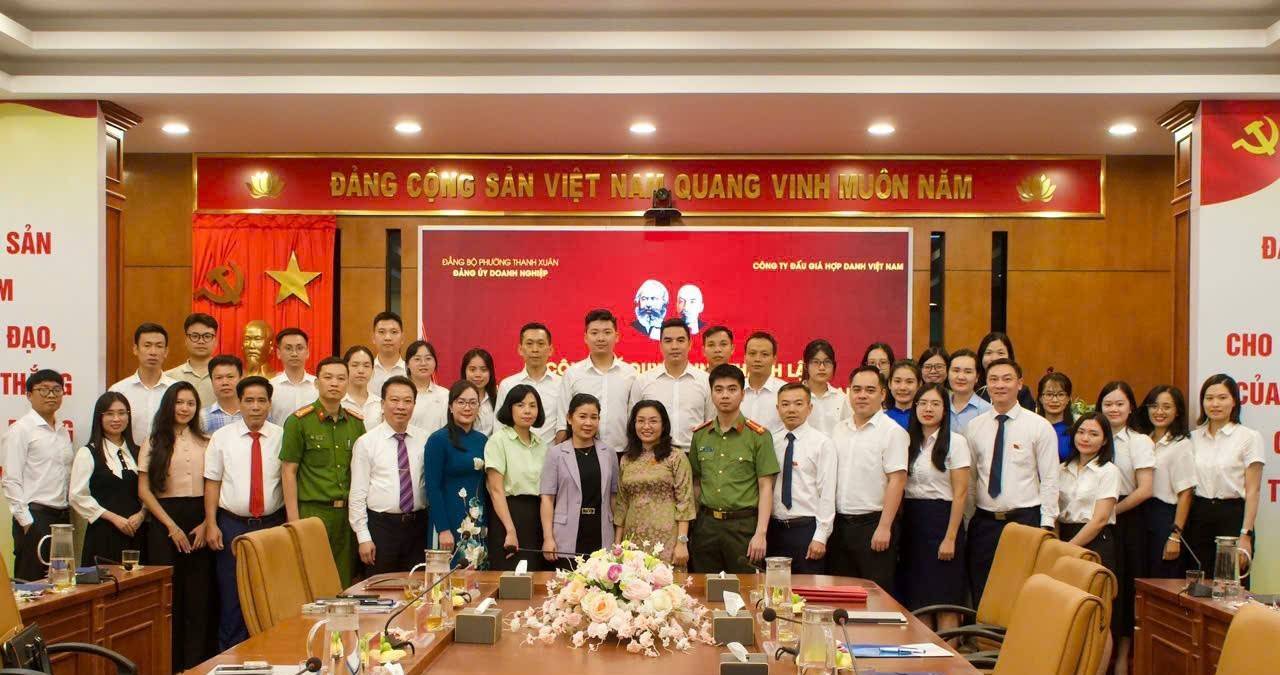 Thành lập Chi bộ Công ty Đấu giá Hợp danh Việt Nam