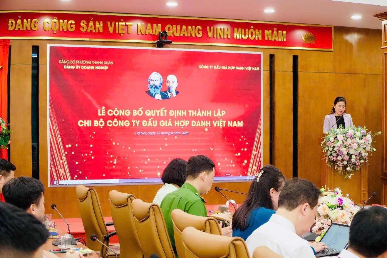 Phó Bí thư Thường trực Đảng uỷ phường Thanh Xuân Trần Thị Thu Hà 