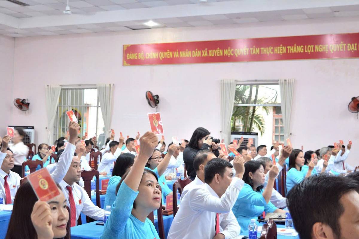 100% đại biểu thống nhất với văn kiện , nghị quyết của nhiệm kỳ 2025- 2030. Ảnh- Hoàng Lân