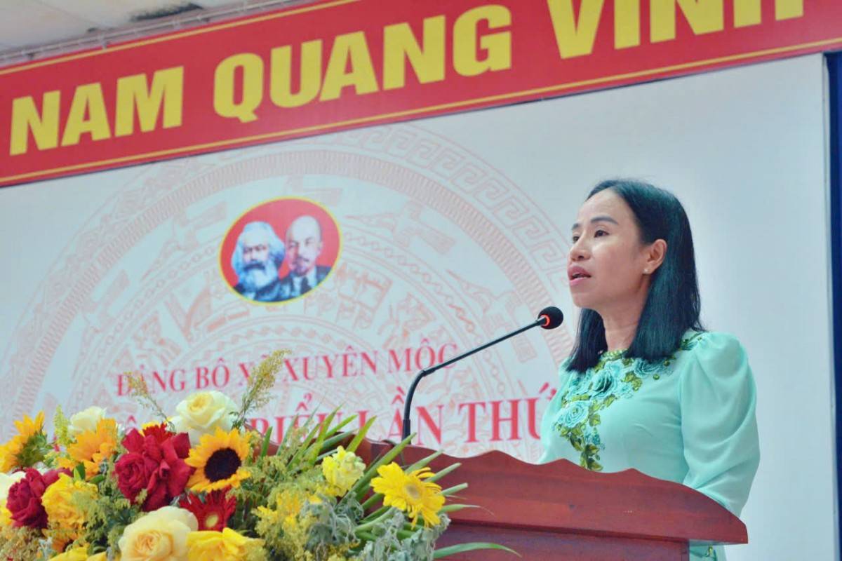 bà Võ Ngọc Thanh Trúc - Ủy viên Ban Thường vụ Thành ủy, Phó Chủ tịch Ủy ban Mặt trận Tổ quốc Việt Nam Thành phố, Chủ tịch Hội Liên hiệp Phụ nữ Thành phố