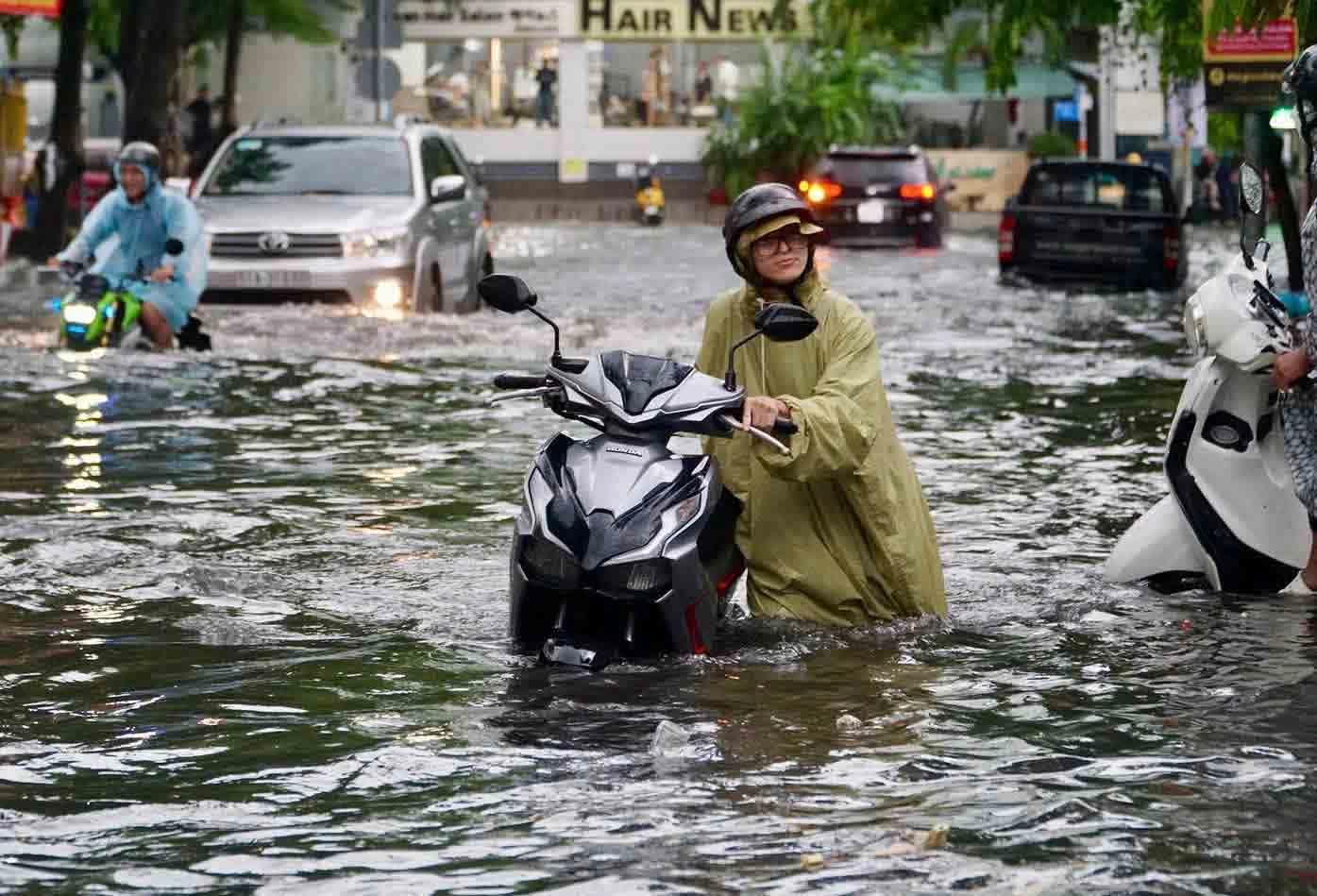 Quan ngại áp thấp nhiệt đới, Bộ Xây dựng chỉ đạo ứng phó