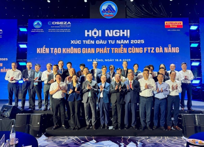 Các đại biểu, chuyên gia, nhà đầu tư tham dự hội nghị.