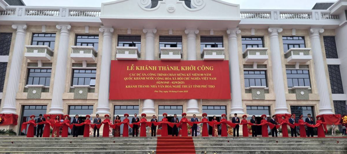 Phú Thọ khánh thành Nhà Văn hóa Nghệ thuật 426 tỷ đồng tại Quảng trường Hùng Vương
