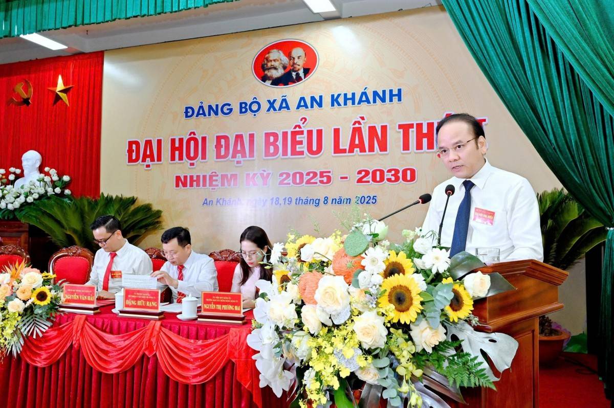 đồng chí Nguyễn Đình Vinh – Bí thư Đảng bộ xã An Khánh phát biểu