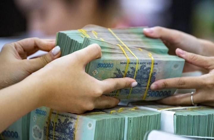 Lãi suất ngân hàng ngày 20/8/2025: Cuộc đua cộng thêm lãi suất