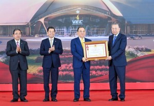 Vingroup nhận Huân chương Lao động hạng Nhất vì thành tích đặc biệt xuất sắc tại Trung tâm Hội chợ Triển lãm quốc gia