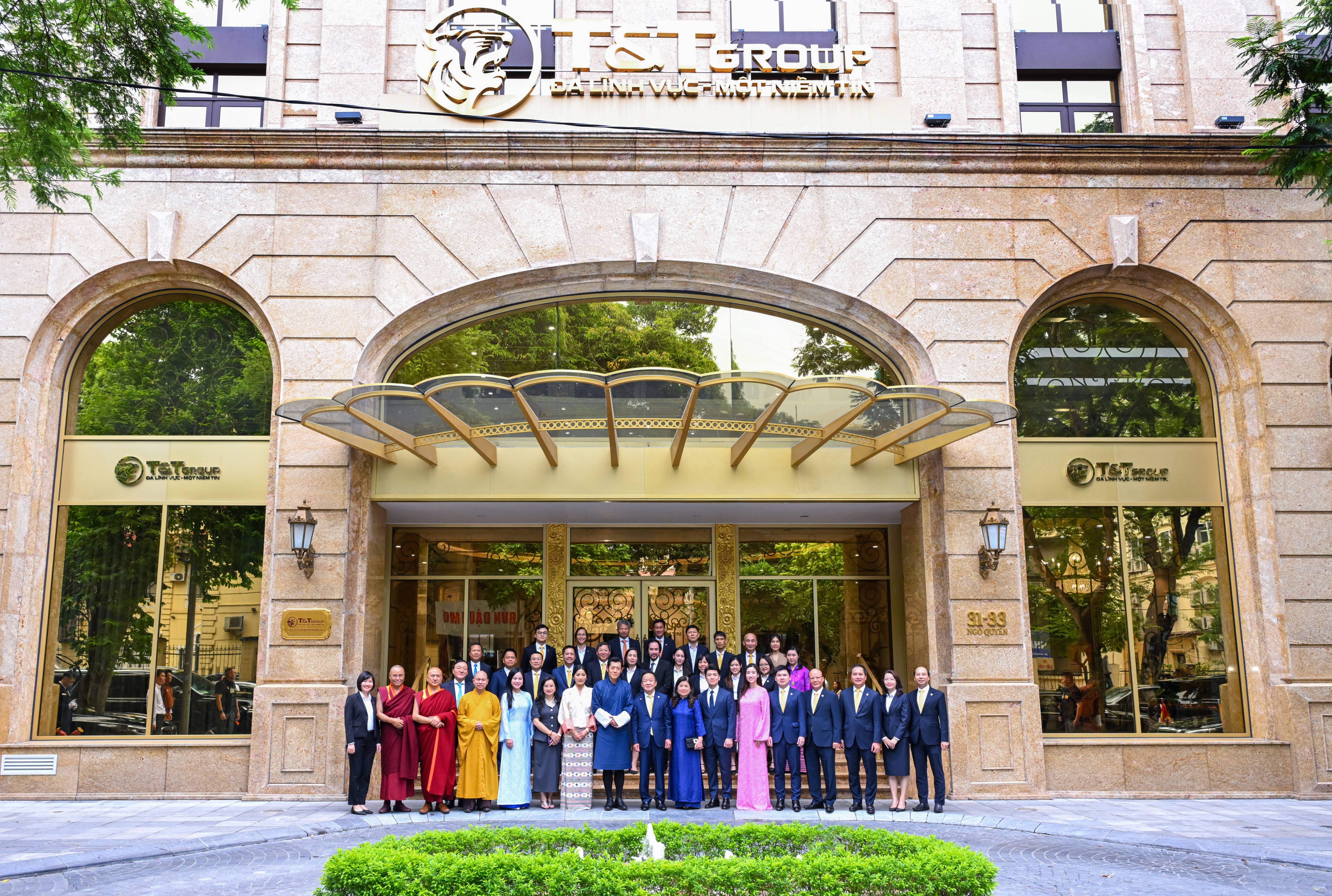 Quốc vương Bhutan và Hoàng hậu tới thăm Tập đoàn T&T Group